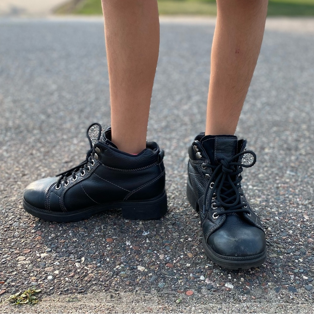 Woman’s Harley Davidson boots
